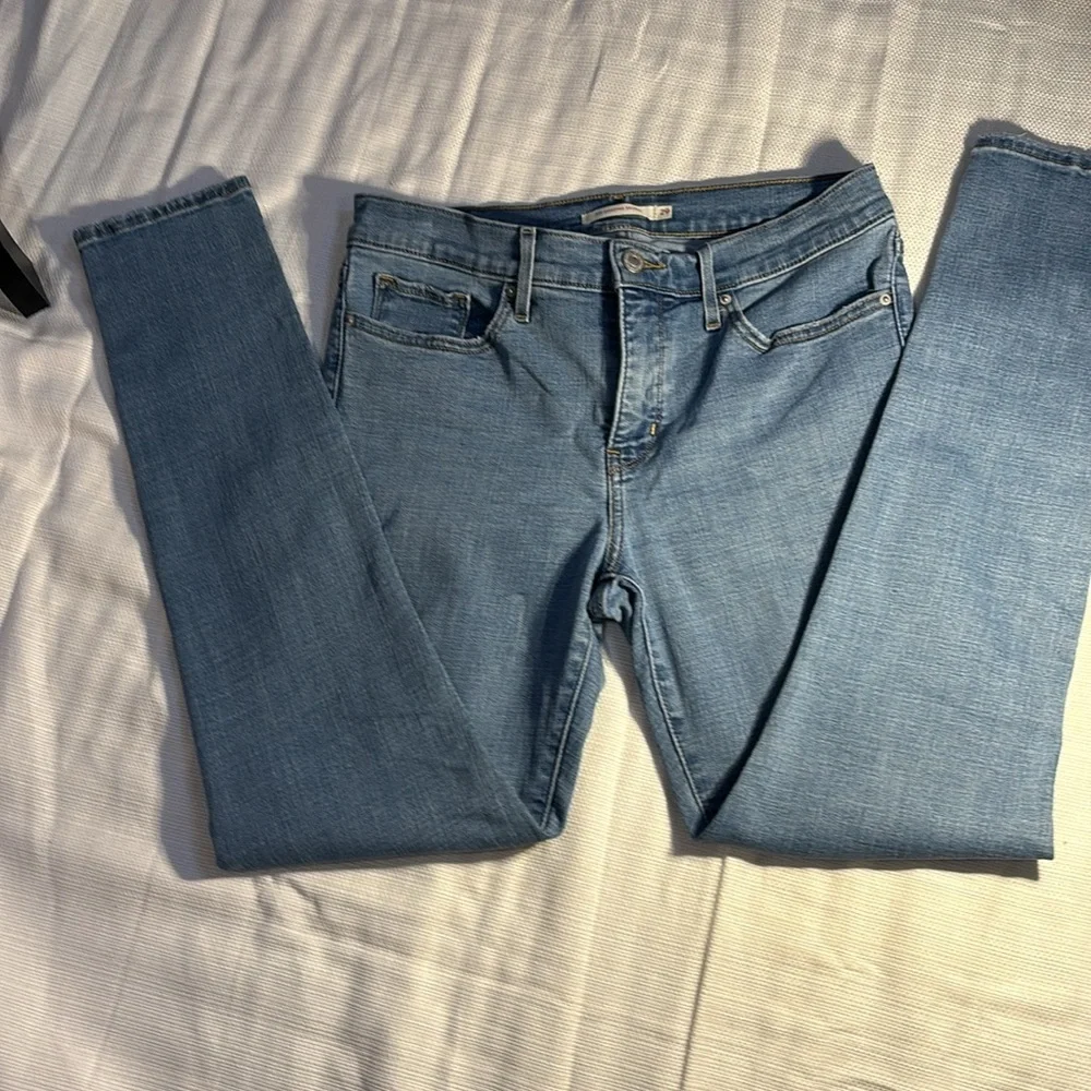 Levi’s Women’s 311 Shaping  Skinny Jeans Size 29